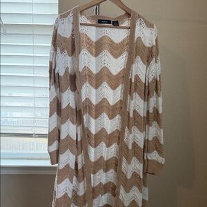 Stylish Tan and White Chevron Cardigan